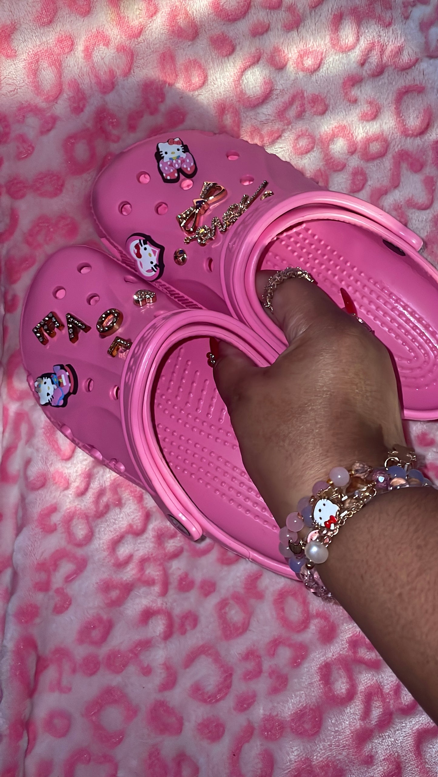 Hello Kitty Name Sign (Croc Charm)